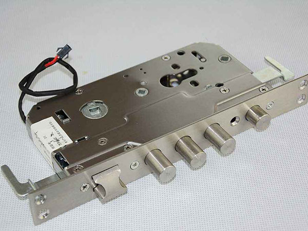 鹤岗市24小时上门开锁公司